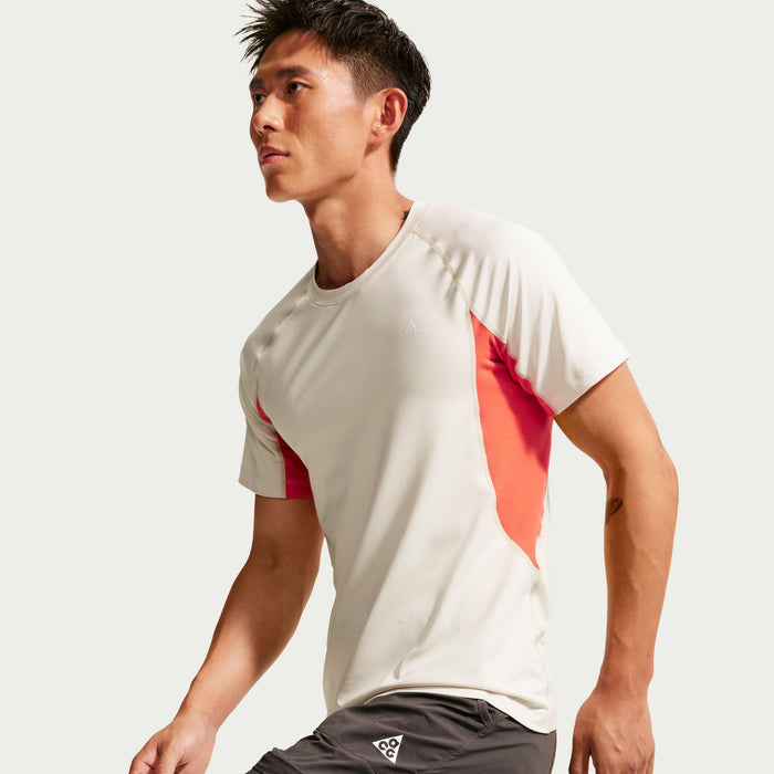 NIKE ACG "WILDSEE" MEN'S DRI-FIT SHORT-SLEEVE BASE LAYER TOP