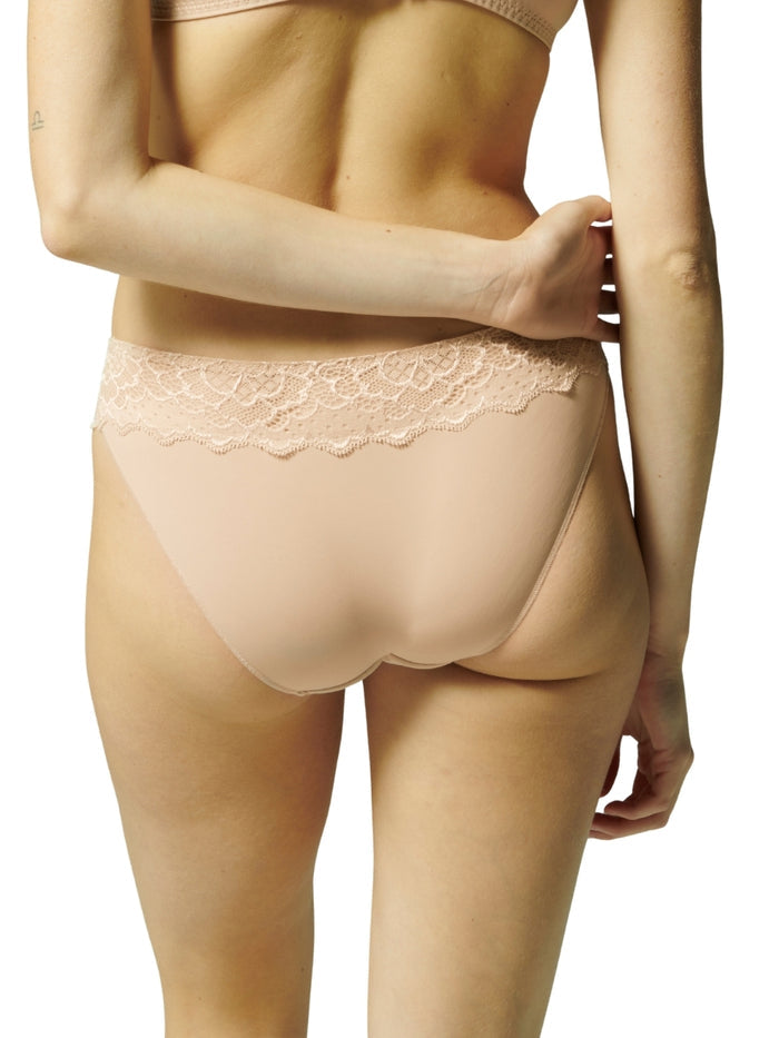 Caresse Brief