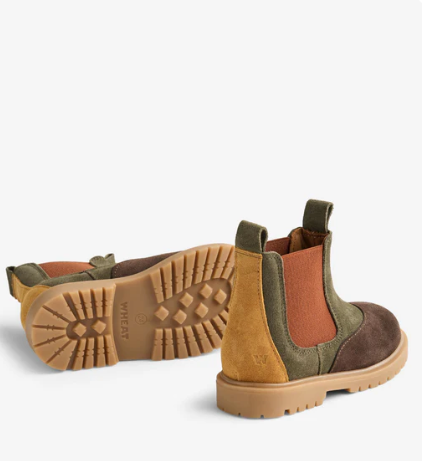 Chelsea Kana Boots