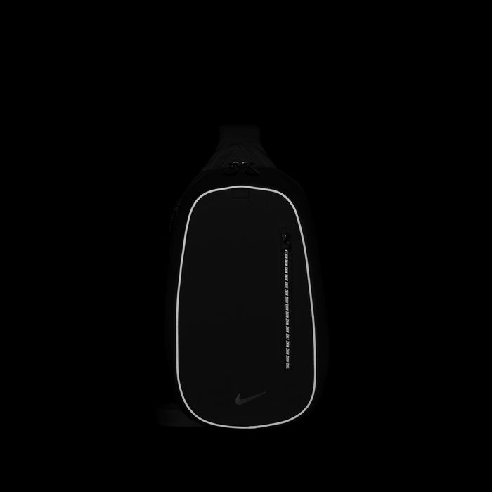 NIKE COMMUTE SLING BAG (8L)