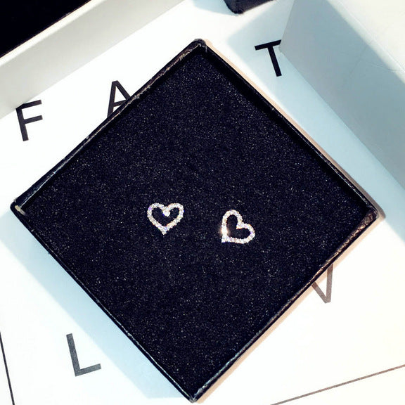 Crystal Halo Heart Stud Earrings | Elegant Black Onyx Style & Silver Pavé Heart Jewelry
