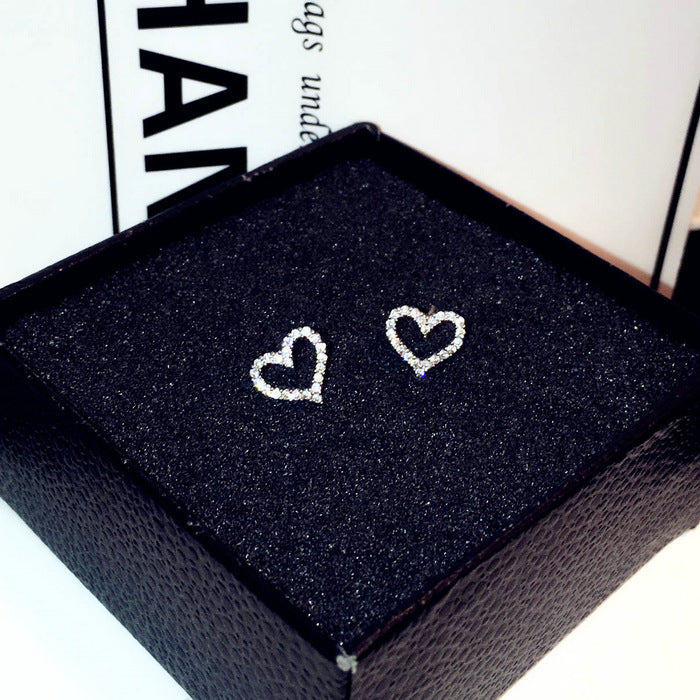 Crystal Halo Heart Stud Earrings | Elegant Black Onyx Style & Silver Pavé Heart Jewelry