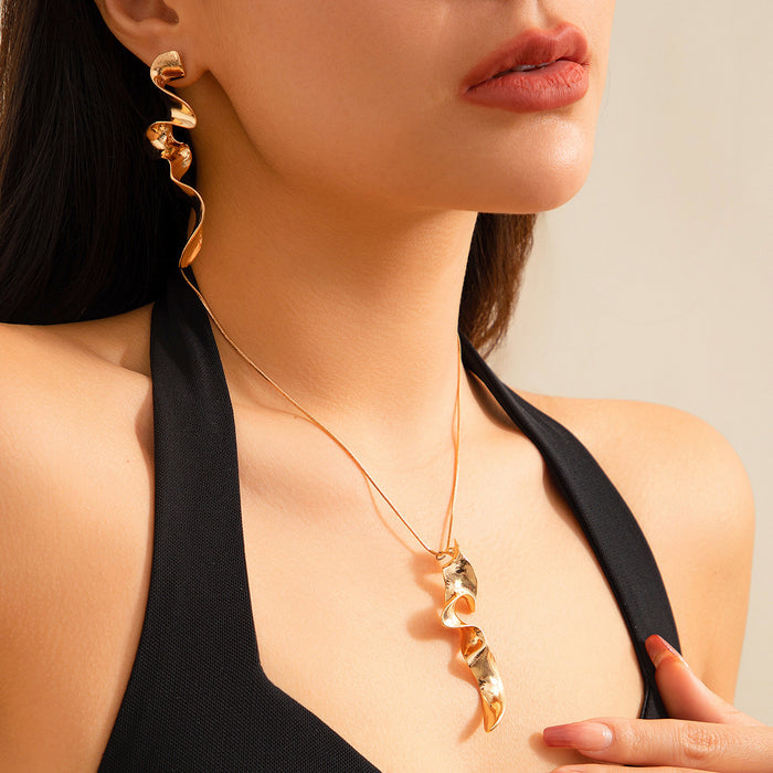 Gold Organic Twist Pendant Necklace & Earring Set | Abstract Wave Jewelry
