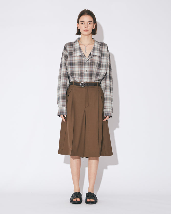 high twist gabardine three tuck shorts