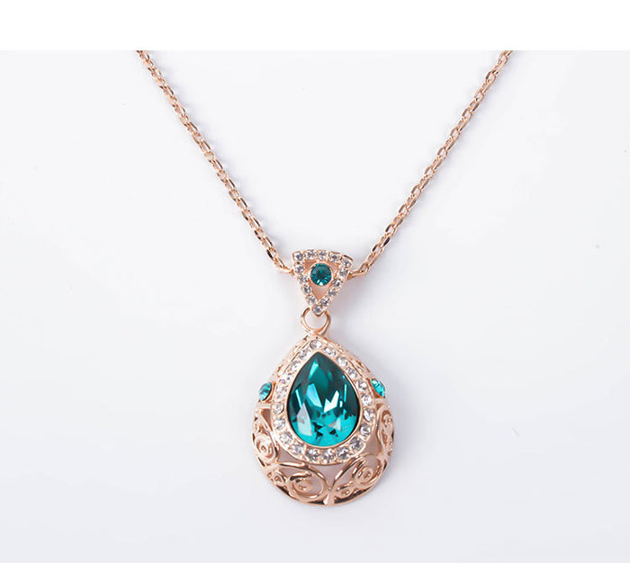 Hollow pattern jewelry set - Necklace and Earrings