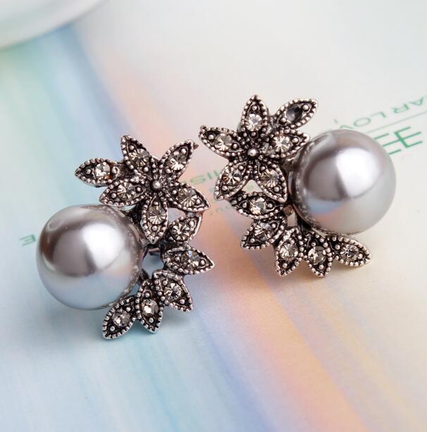 Leaf Shell Pearl Earrings