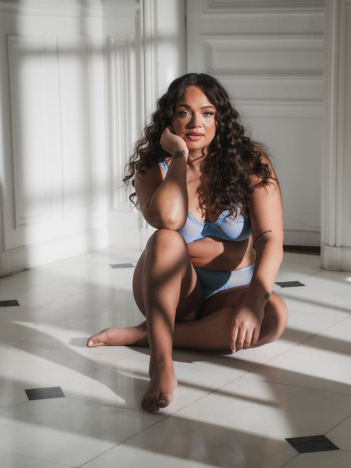 Lightstyle Scallop Sheer Plunge Bra - Light Blue/Silver