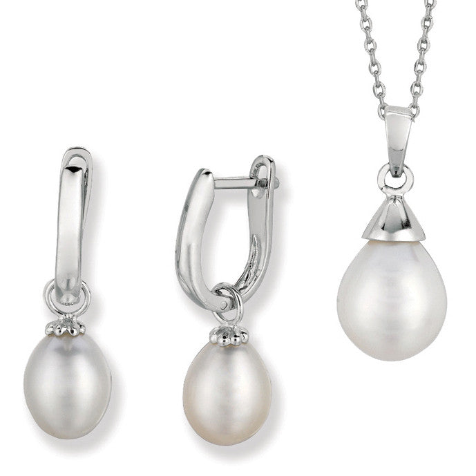 photo of cultured freshwater tear drop pearls set in sterling silver