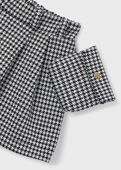 detachable pocket on shorts