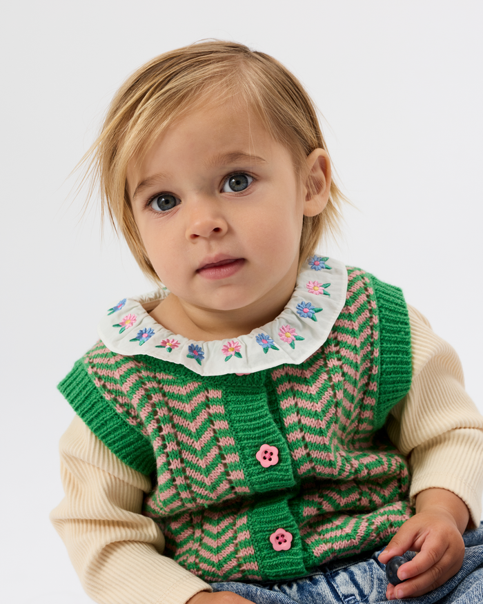 Sweet Heart Knit Vest