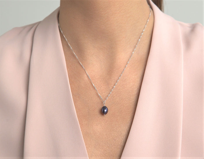 Tear Drop Pearl Necklace