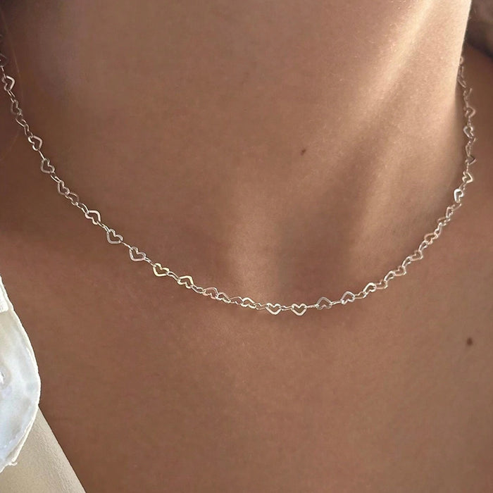 The Amour Petite Heart Link Chain – Minimalist Korean Fashion Necklace