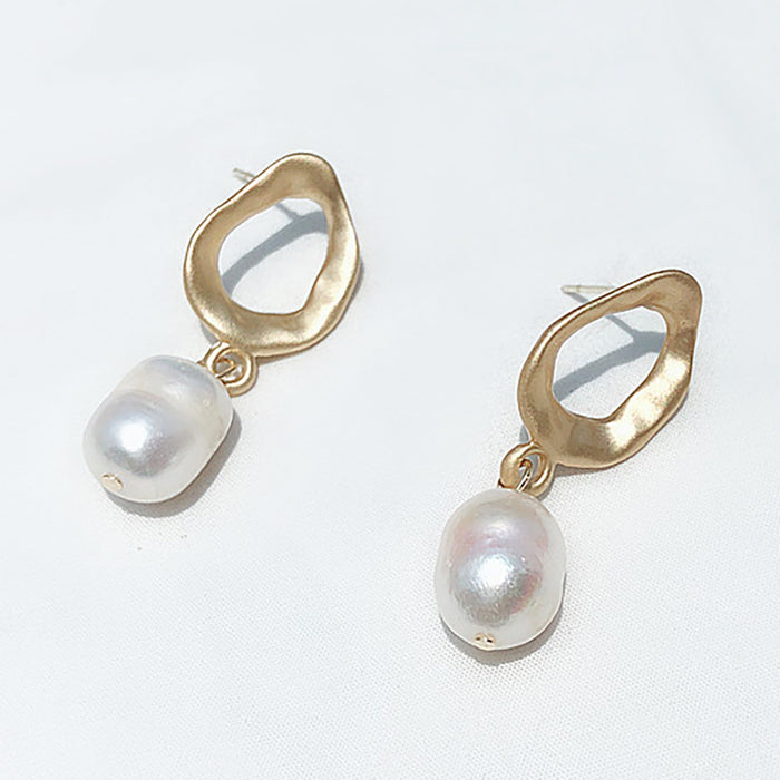 The Luminous Drop Pearl Earring