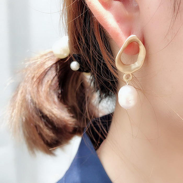 The Luminous Drop Pearl Earring