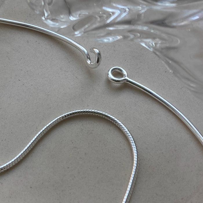 The Unity Knot Choker – Sleek Geometric Snake Chain in Polished Silver